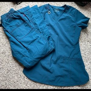 SOLD Cherokee infinity scrub top xxs wonderwink bottoms xs
